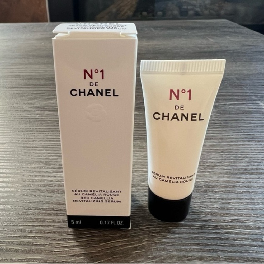 CHANEL N1 de CHANEl Red Camellia Revitalizing Serum 5ml - Picture 1 of 2